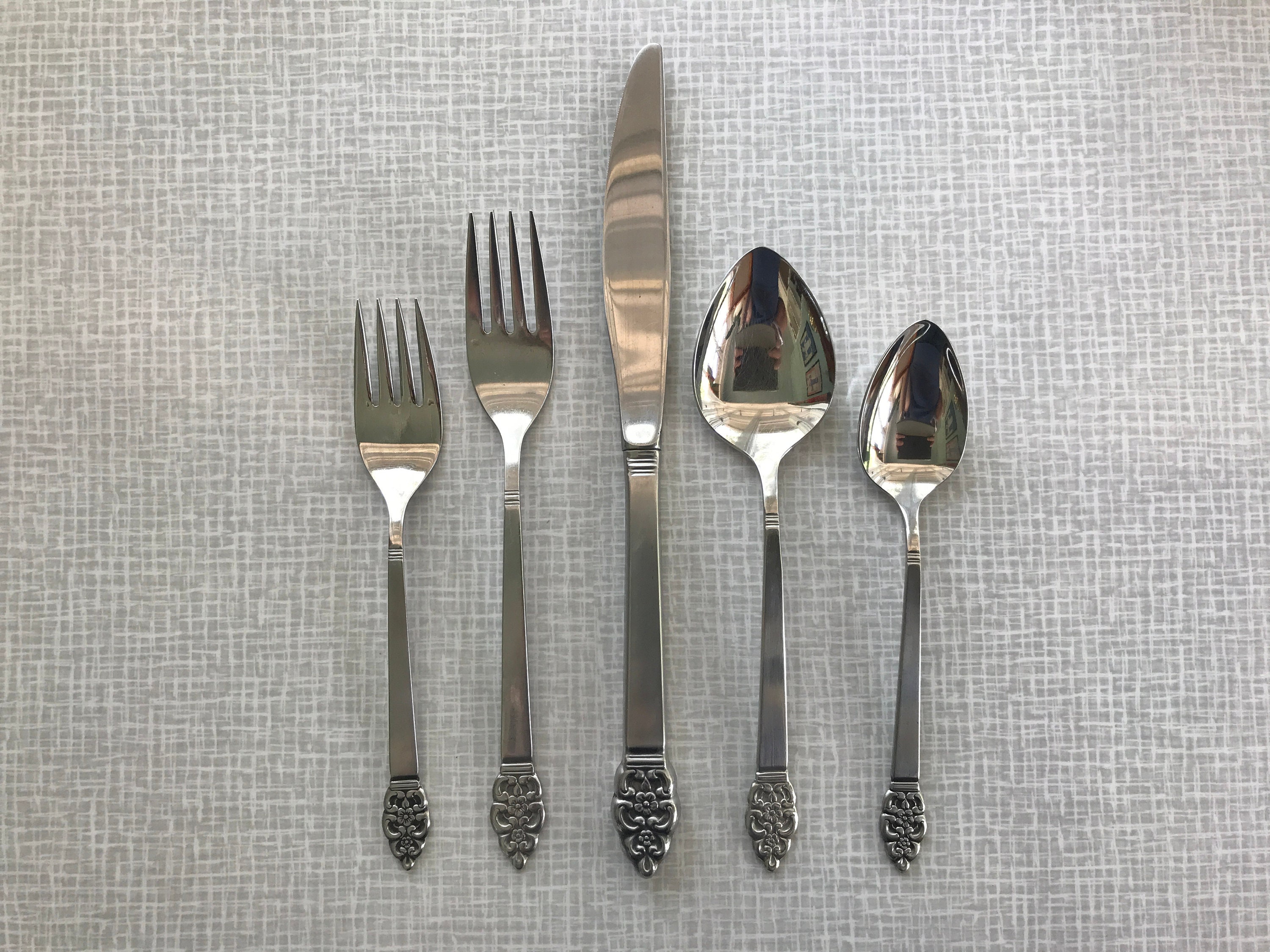 Oneidacraft Oneida Silver Deluxe Stainless Nordic Crown