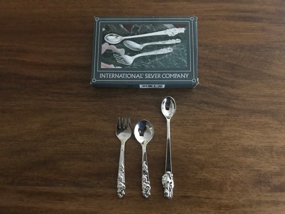 International Silver Towle Silverplate Flatware / Silverware Set in  Original Box Baby Fork, Baby Spoon, Infant Feeding Spoon Dinosaurs 