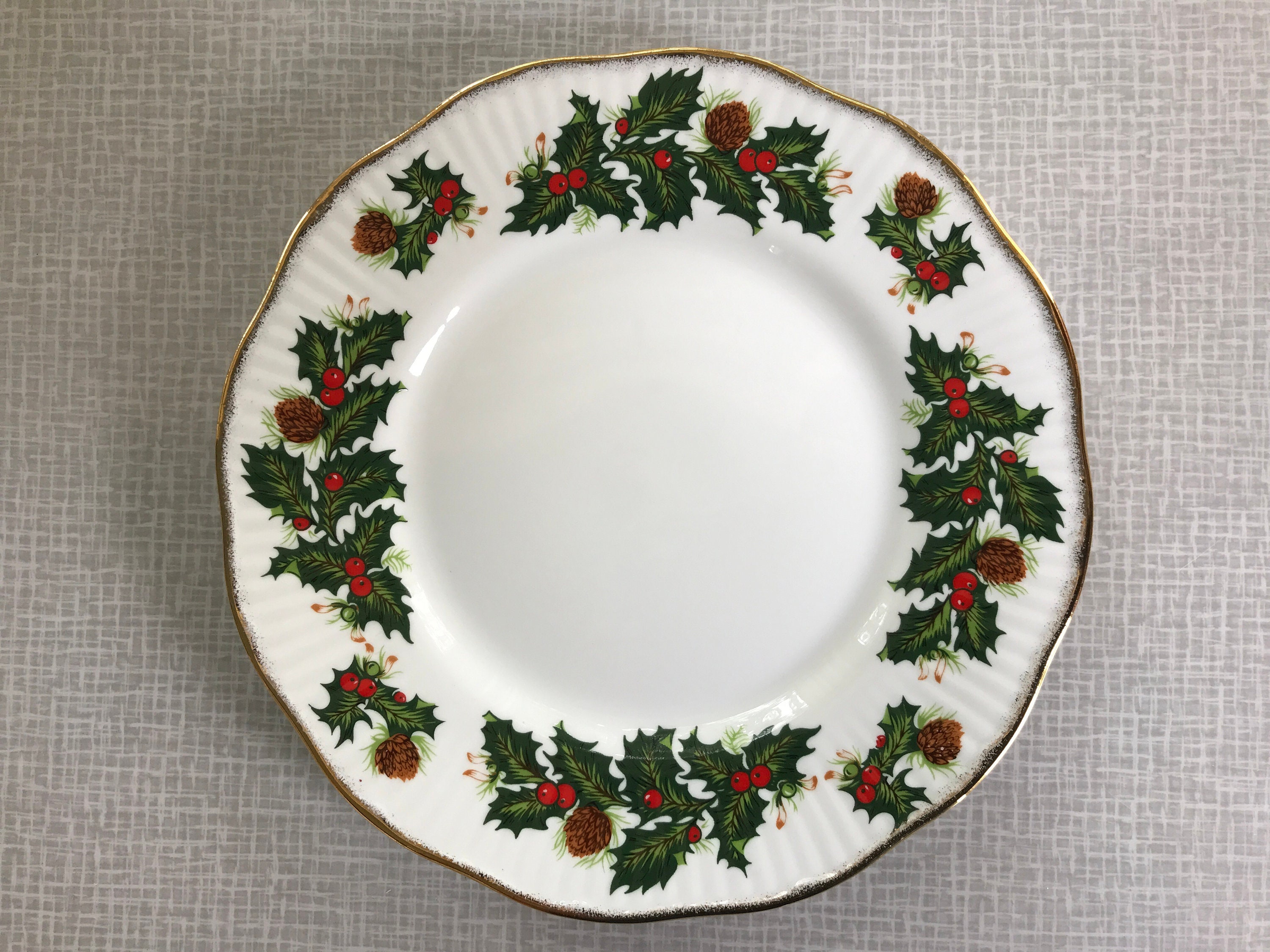 One Rosina Queens Fine Bone China Yuletide Scalloped Dessert / Etsy