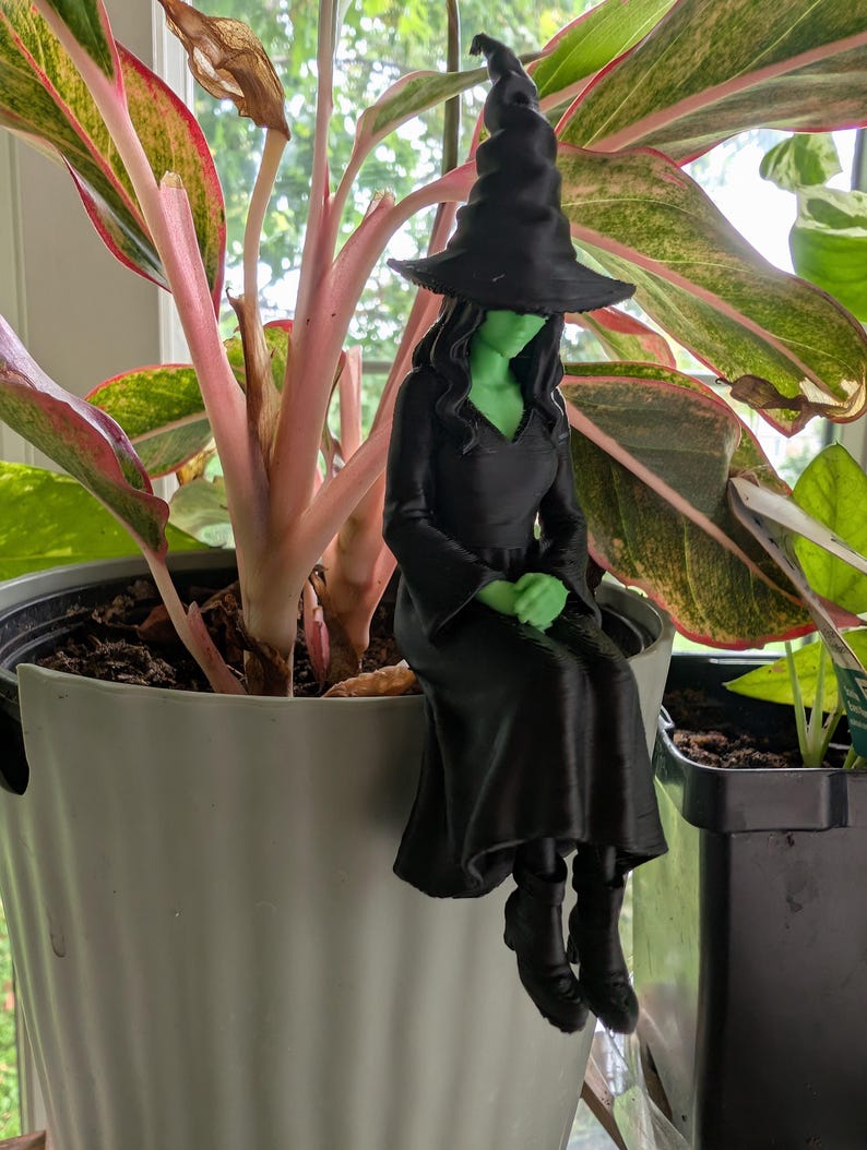 Witch Pot Hanger | Halloween Planter Decor | Witch Plant Pot Sitter | Gothic Houseplant Decor | Witchy Plant Gift image 6