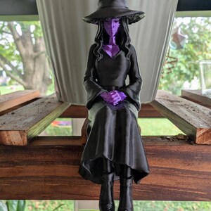 Décoration d'étagère sorcière | Décoration sorcière colorée | Décoration d'étagère Halloween | Accessoire gothique pour la maison | Cadeau pour les amoureux des sorcières | Décoration imprimée en 3D en PLA image 3