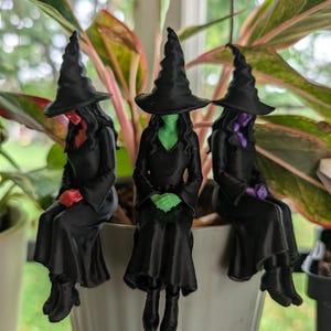 Witch Pot Hanger | Halloween Planter Decor | Witch Plant Pot Sitter | Gothic Houseplant Decor | Witchy Plant Gift image 2