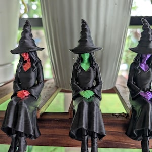 Décoration d'étagère sorcière | Décoration sorcière colorée | Décoration d'étagère Halloween | Accessoire gothique pour la maison | Cadeau pour les amoureux des sorcières | Décoration imprimée en 3D en PLA Vert