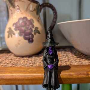 Décoration d'étagère sorcière | Décoration sorcière colorée | Décoration d'étagère Halloween | Accessoire gothique pour la maison | Cadeau pour les amoureux des sorcières | Décoration imprimée en 3D en PLA image 10