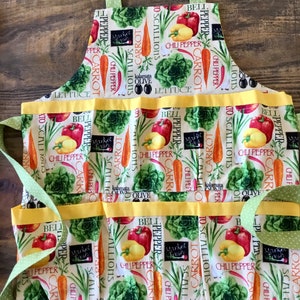 Kids&#39; Veggie Garden Apron: Egg Gathering, Arts & Crafts