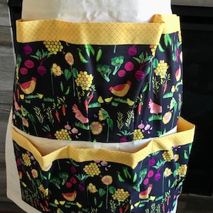 Egg Gathering Apron: Unisex Chicken Coop Harvesting Apron