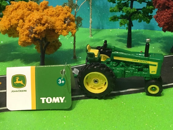 John Deere Riding Tractor 1:64 Very Cool ERTL Quality Beautiful Farm Toy