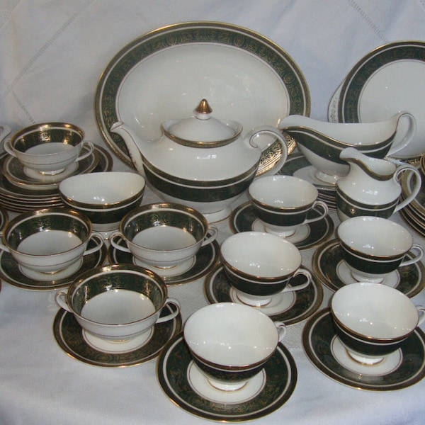 Royal Doulton VANBOROUGH Dinner Tea And Coffee Articles, vendus individuellement