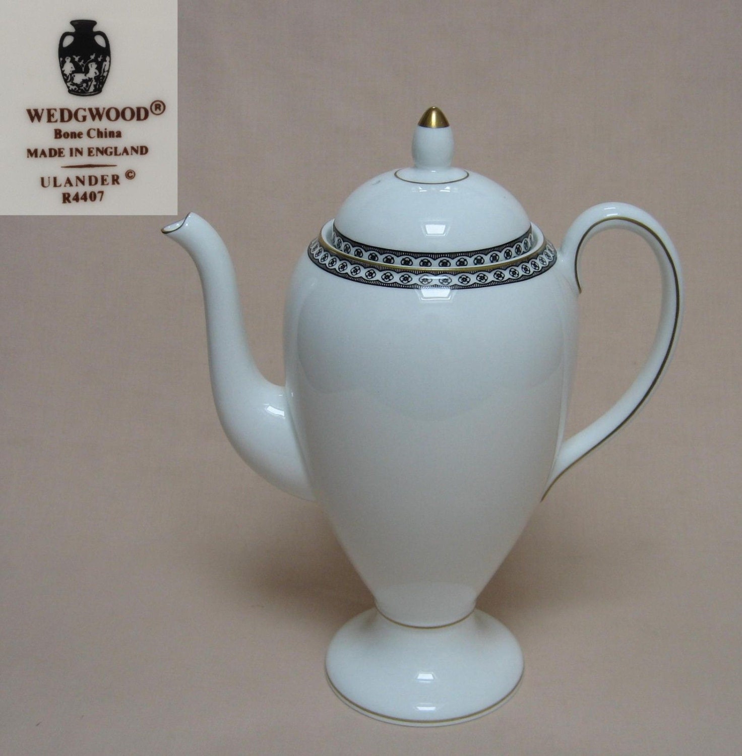 WEDGWOOD ULANDER MADE IN ENGLAND