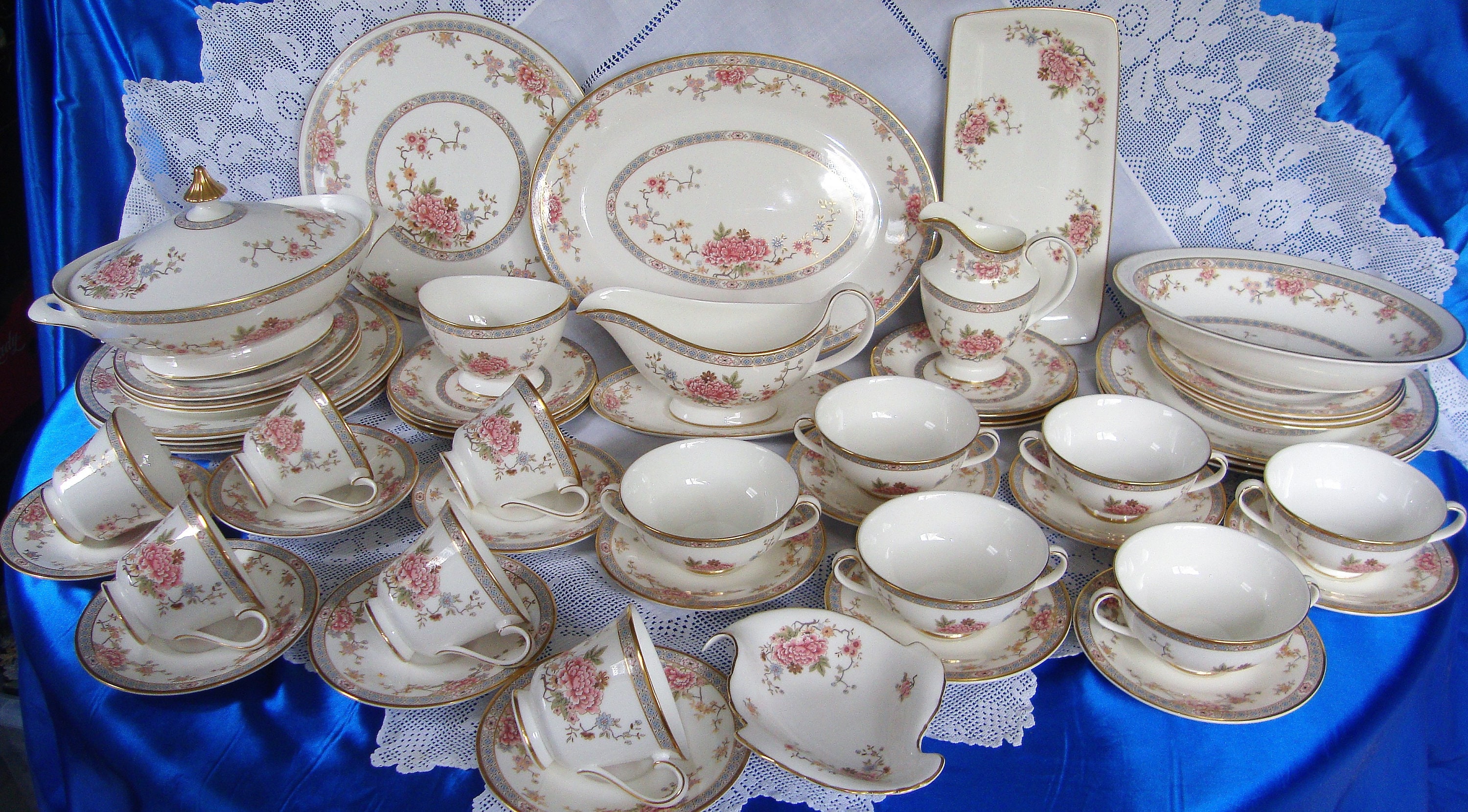 Royal Doulton CANTON Dinner and Tea Set, as Used by the Queen and 