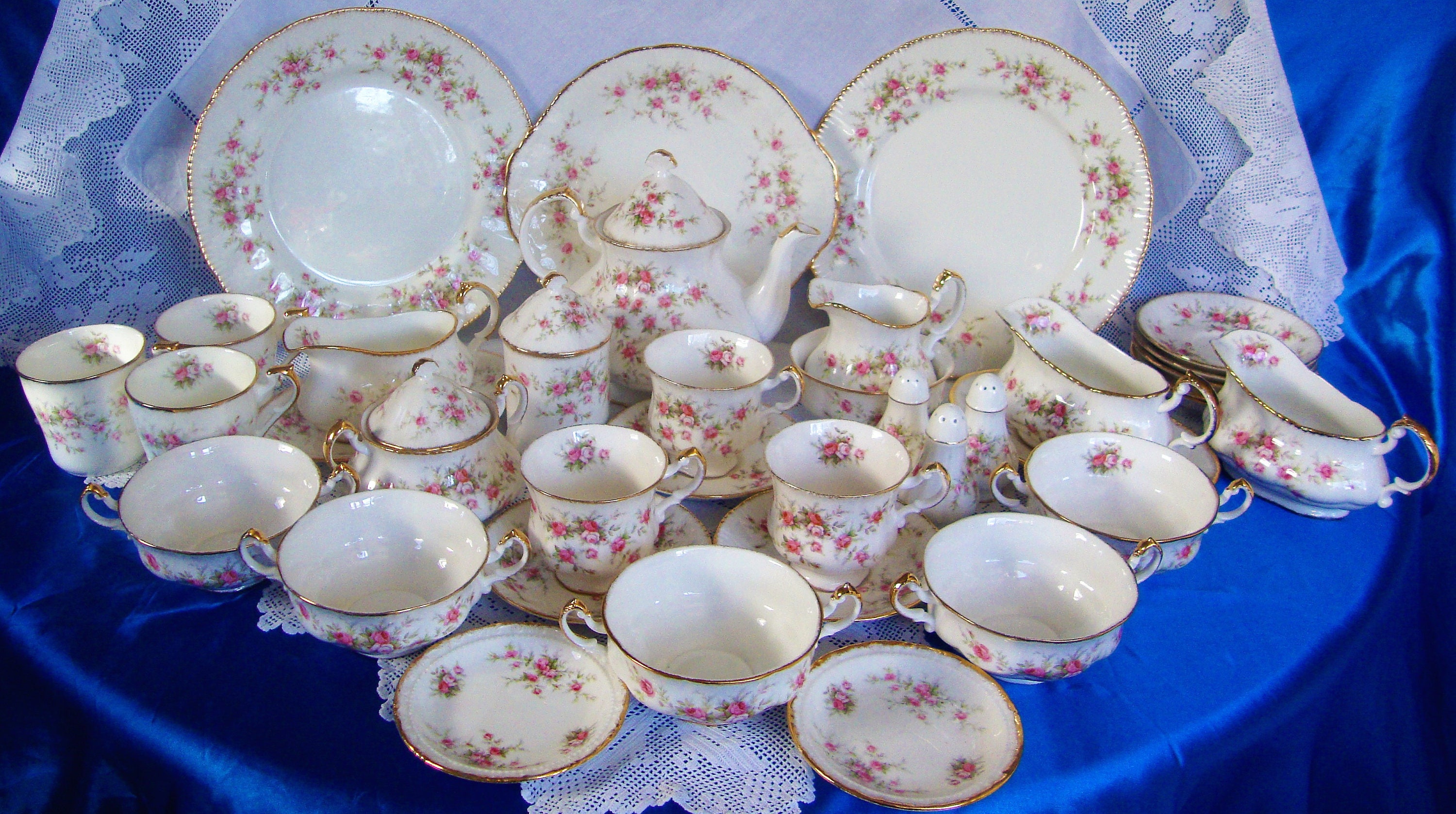 Superb PARAGON VICTORIANA ROSE Dinner and Tea Set Pieces - Etsy Canada