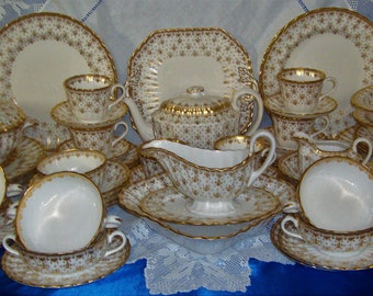 Hand Painted Vintage Spode FLEUR DE LYS Gold Dinner And Tea Set