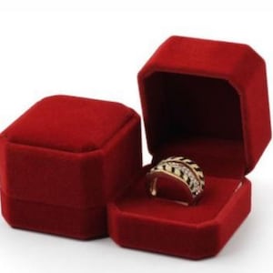 Red Velvet ring box