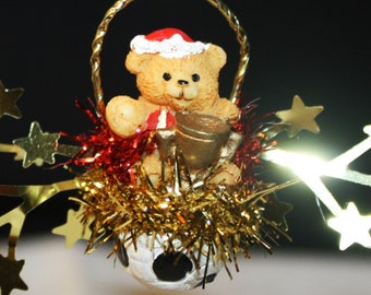 Gold Star Tinsel Soccer Sports Noël Teddy Bear Cub w Trophy Cup Dangle Boucles d’oreilles Navires Coffret cadeau de Noël gratuit avec arc par Misha Ambrosia