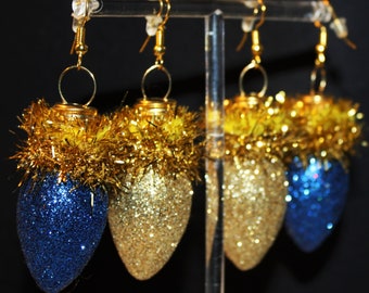 Deux paires Light Bulb Glitter Christmas Ornament Dandle Boucles d'oreilles Or et Bleu w/ Gold Hook Ear Wires - Trim-Free Shipping w/ Gift Box