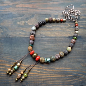 Collier rustique en céramique d&#39;agate : bijoux ethniques naturels
