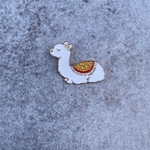 Alpaca Enamel pin