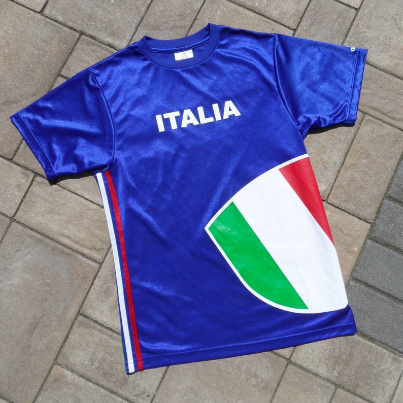 {keywor d} adidas italian stripes