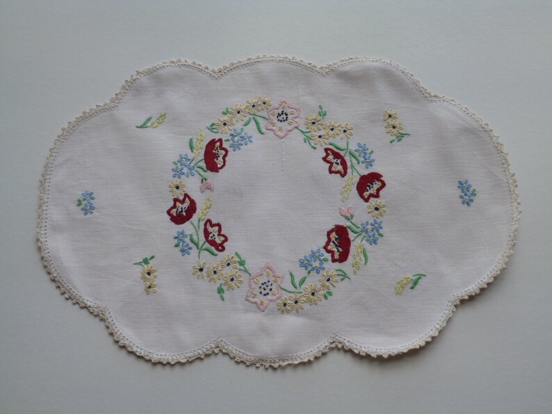 Vanity Mat Dressing Table Embroidered And Lace Edged Image 0