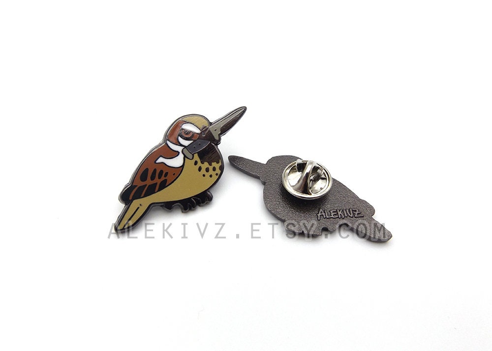 Knife Bird Tiny Pin . House Sparrow .