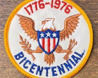 American Revolution 1776-1976 Bicentennial Vintage Souvenir Travel Patch (3 inches in diameter)