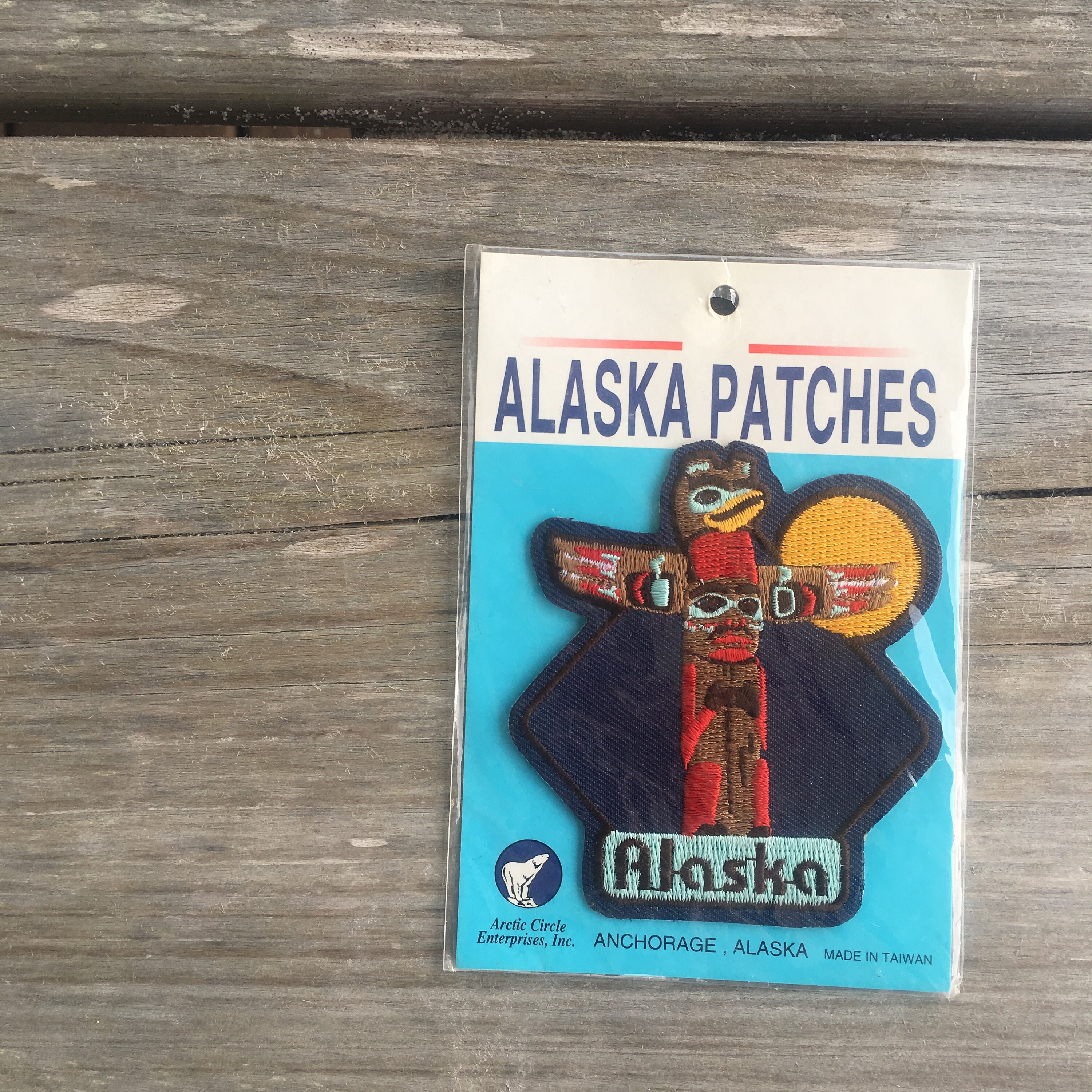 Toppa Ricamata Alaska U24 | Patch Da Stirare O Cucire 8x5 Cm | Applicazione Per Giacche, Zaini E Jeans