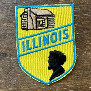 Illinois Vintage Souvenir Travel Patch from Voyager