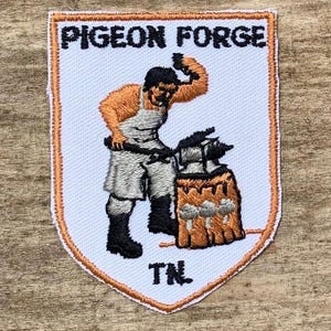 Pigeon Forge, Tennessee Vintage Souvenir Travel Patch from Voyager