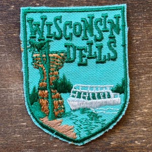 Wisconsin Dells Vintage Souvenir Travel Patch by Voyager