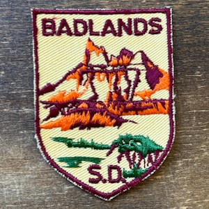 Pamiątkowa naszywka podróżna Badlands South Dakota Vintage Souvenir od Voyager