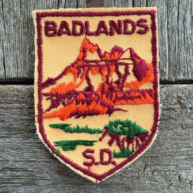 Badlands South Dakota Vintage Souvenir Travel Patch from Voyager image 1