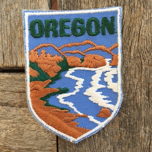 Oregon Vintage Souvenir Travel Patch from Voyager