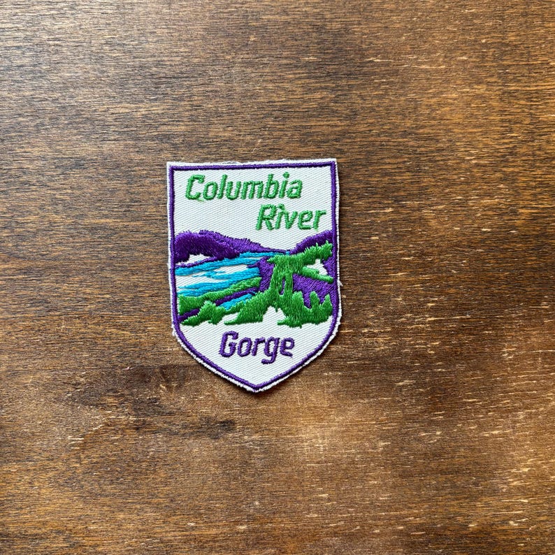 Columbia River Gorge Washington State Vintage Souvenir Travel Patch from Voyager image 2