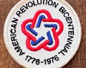 American Revolution Bicentennial Vintage Souvenir Travel Patch (3 inches in diameter)