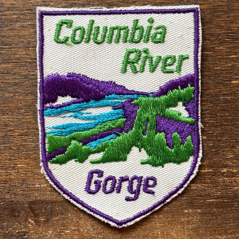 Columbia River Gorge Washington State Vintage Souvenir Travel Patch from Voyager Out of packaging