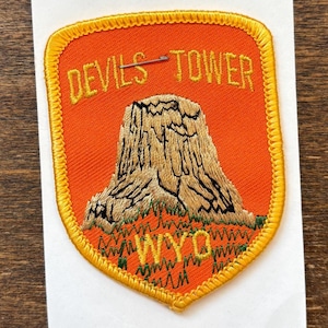 Teufels Turm Wyoming Vintage Souvenir Travel Patch von Rushmore Photo and Geschenke