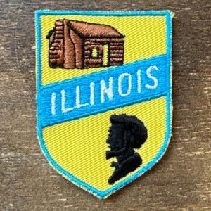 Illinois Vintage Souvenir Travel Patch from Voyager