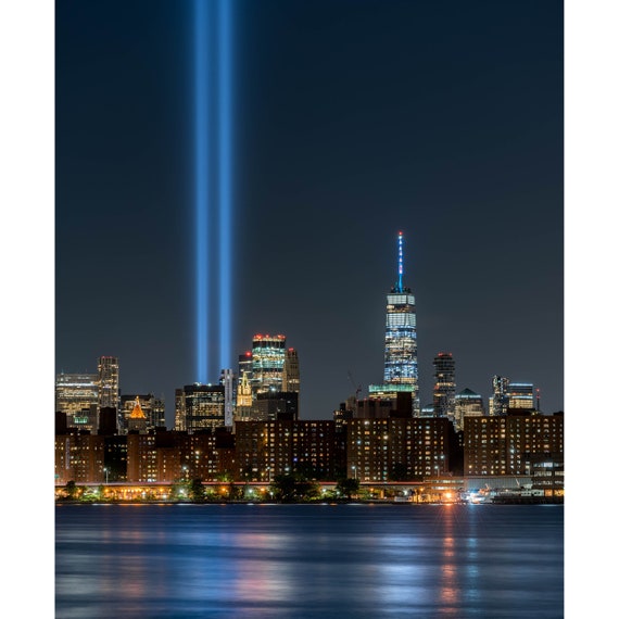 【ヴィンテージ】光る！ニューヨークEternal Twin Towers 額装 ヴィンテージ】光る！ニューヨークEternal Twin Towers 額装