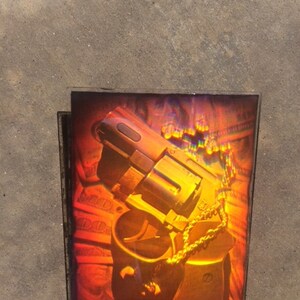 Revolver 3D true hologram 画像 2