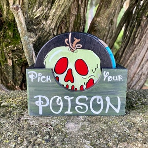 Juego de posavasos con veneno/maldición inspirado en villanos de Disney