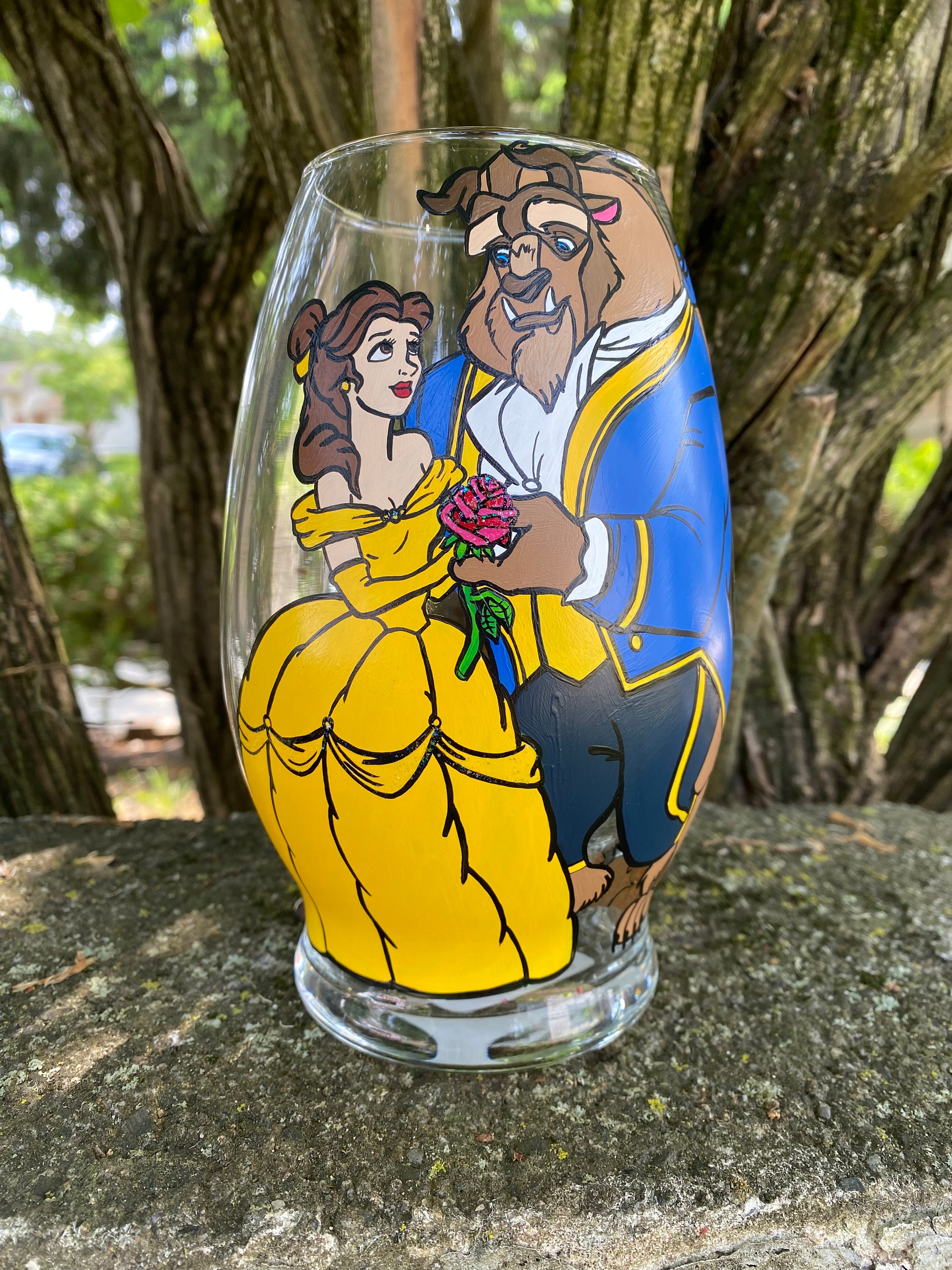 Jarrón de vidrio pintado a mano inspirado en La Bella y la Bestia
