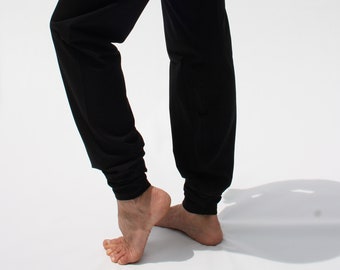 Pantaloni Yoga Donna Artigianali Premium | Vita Media | Per Tutte le Asana | Caviglie Regolabili che Coprono i Piedi in Meditazione