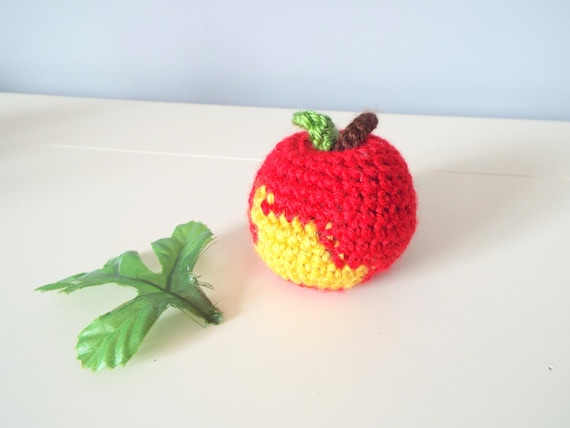 Crochet apple Crochet fruits Red apple Crochet food Home decor Kitchen decor Crochet gift Handmade fruits Gifts Crochet art and collectibles