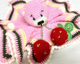 Ours en peluche rose amigurumi ours en peluche avec petite couverture crochet et anneaux de dentition pour bébé douche cadeau idée décoration chambre d’enfant décor garçons chambre d’enfant