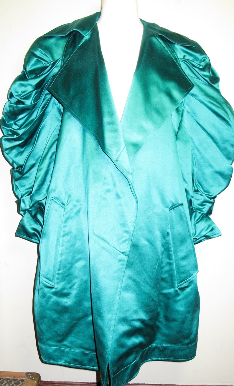 Claude Montana A/W 1985 runway pleat dramatic sleeve batwing high collar coat Made in France rare image 2