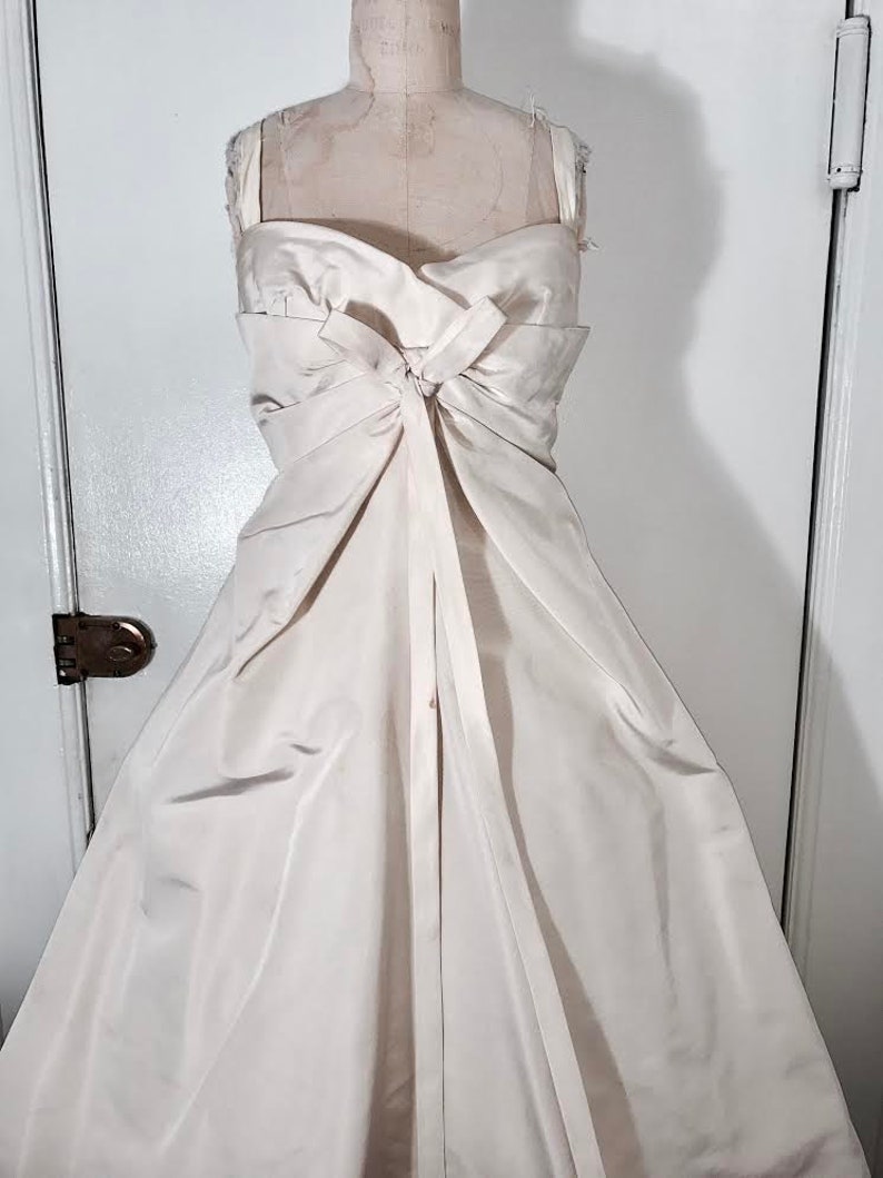 CHRISTIAN DIOR S/S 1956 haute couture numbered off white champagne silk Femme Fleur look ball gown Museum Made in France perfect for wedding image 3