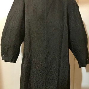 CHRISTIAN DIOR 1940's Silk Chinoiserie textile duster coat 3/4 belle sleeves haute couture numbered Made in France museum lovely details image 7