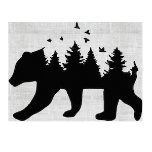 Silhouette di orso nella foresta con uccelli e abeti - FILE DI DISEGNO per ricamo - Download immediato - 2 dimensioni - Formati Dst Hus Jef Pes Exp Vp3