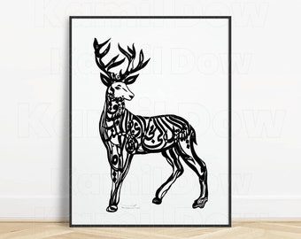 Può includere: Illustrazione in bianco e nero di un cervo con corna, realizzata con calligrafia araba. Il cervo è in piedi su uno sfondo bianco.