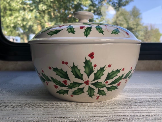 Lenox Holiday Covered Casserole 